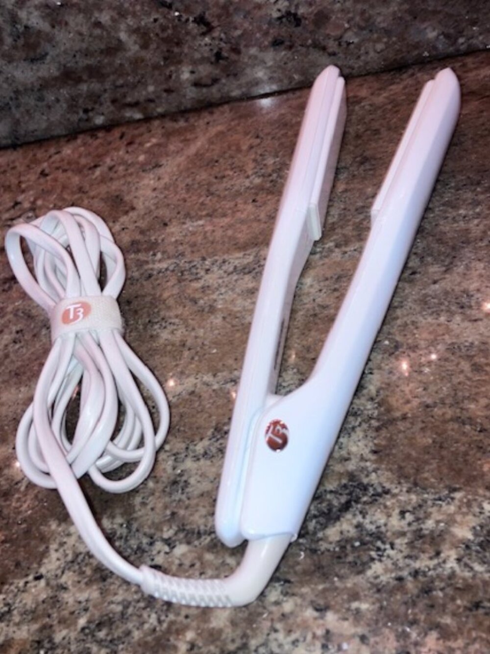 T3 Single Pass Ceramic 1" Hair Straightener Flat Iron 77570 USED 1x - Picture 2 of 8